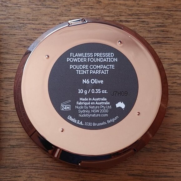 NUDE BY NATURE Flawless Pressed Powder Foundation N6 Olive BNIP 10g / 0.35 oz. - Picture 4 of 6